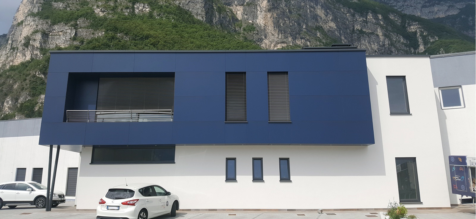 Sede Dalmonego srl 1 - 1600x736 Sede Dalmonego srl 1 - 1600x736